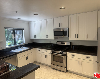 1238 S Holt Avenue - Photo Thumbnail 9