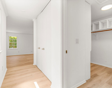 1501 Kelton Avenue - Photo Thumbnail 15