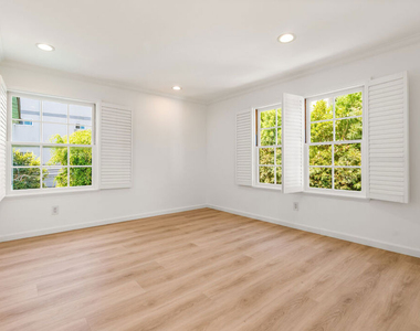 1501 Kelton Avenue - Photo Thumbnail 14