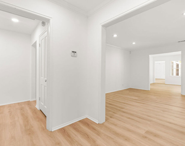1501 Kelton Avenue - Photo Thumbnail 11