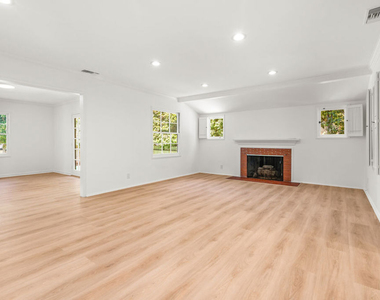 1501 Kelton Avenue - Photo Thumbnail 12