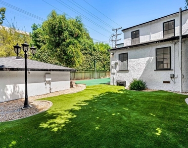 1501 Kelton Avenue - Photo Thumbnail 8