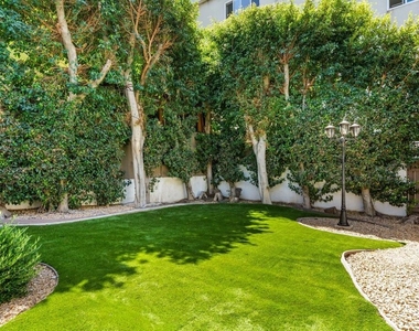 1501 Kelton Avenue - Photo Thumbnail 9