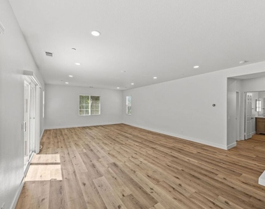 15769 Agave Avenue - Photo Thumbnail 13