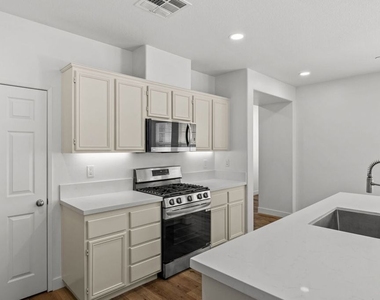15769 Agave Avenue - Photo Thumbnail 9