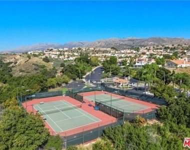 12023 Stone Gate Way - Photo Thumbnail 3