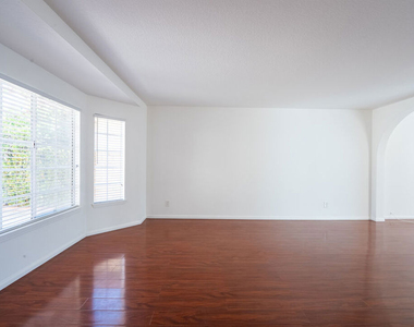 12023 Stone Gate Way - Photo Thumbnail 13