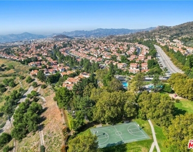 12023 Stone Gate Way - Photo Thumbnail 2
