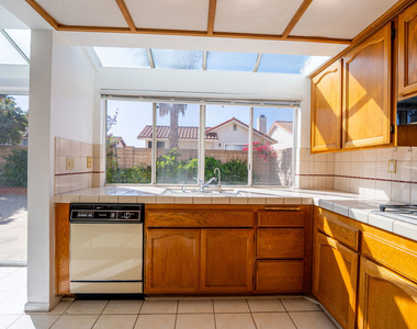 12023 Stone Gate Way - Photo Thumbnail 27