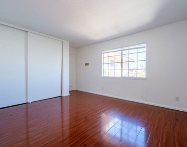 12023 Stone Gate Way - Photo Thumbnail 54
