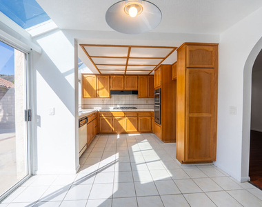 12023 Stone Gate Way - Photo Thumbnail 21