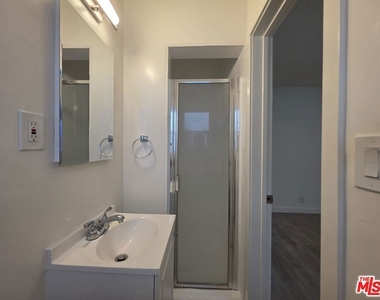 1711 Malcolm Avenue - Photo Thumbnail 18