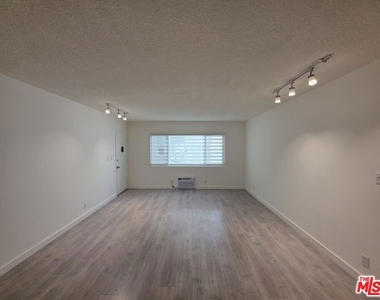 1711 Malcolm Avenue - Photo Thumbnail 30