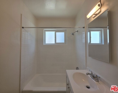 1711 Malcolm Avenue - Photo Thumbnail 21