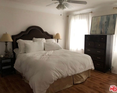 8737 Clifton Way - Photo Thumbnail 3