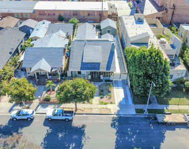 2180 W 31st Street - Photo Thumbnail 5