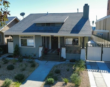 2180 W 31st Street - Photo Thumbnail 4