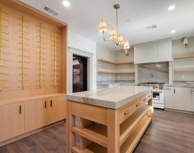 2180 W 31st Street - Photo Thumbnail 11