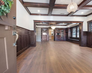 2180 W 31st Street - Photo Thumbnail 6