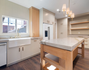 2180 W 31st Street - Photo Thumbnail 12
