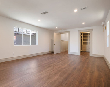 2180 W 31st Street - Photo Thumbnail 19