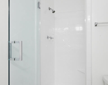 305 San Vicente Boulevard - Photo Thumbnail 15
