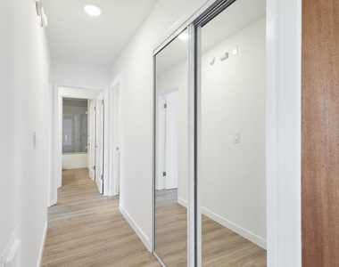 305 San Vicente Boulevard - Photo Thumbnail 8