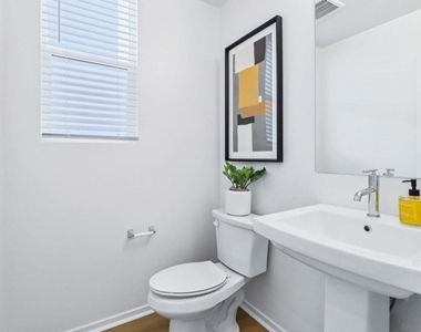 1907 Capella St - Photo Thumbnail 11
