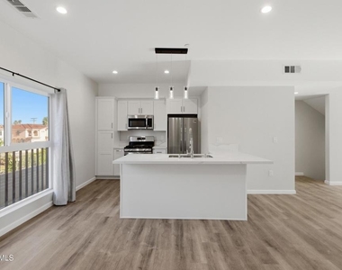 1740 Patricia Avenue - Photo Thumbnail 33
