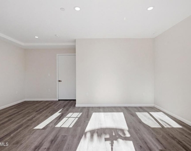 1740 Patricia Avenue - Photo Thumbnail 30