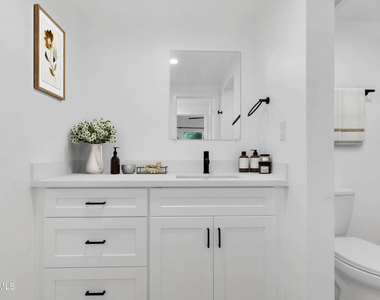 605 Warwick Avenue - Photo Thumbnail 23