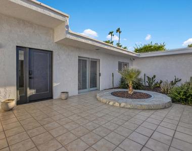47760 Eisenhower Drive - Photo Thumbnail 4