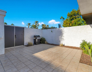 47760 Eisenhower Drive - Photo Thumbnail 3