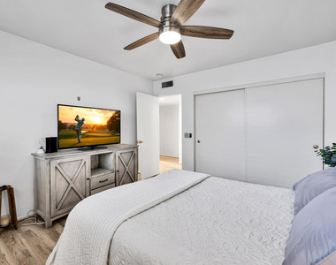 47760 Eisenhower Drive - Photo Thumbnail 22