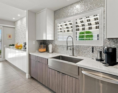 78025 Lago Drive - Photo Thumbnail 5