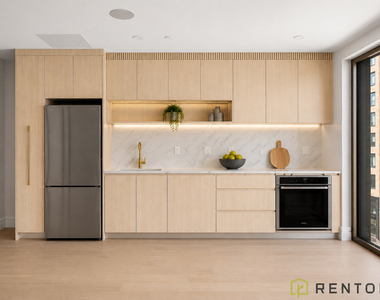 960 Franklin Avenue - Photo Thumbnail 2