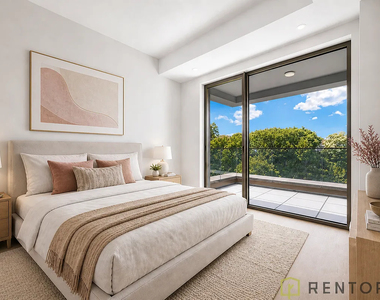 960 Franklin Avenue - Photo Thumbnail 2