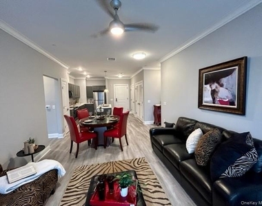 75 E Hoffman Avenue - Photo Thumbnail 10
