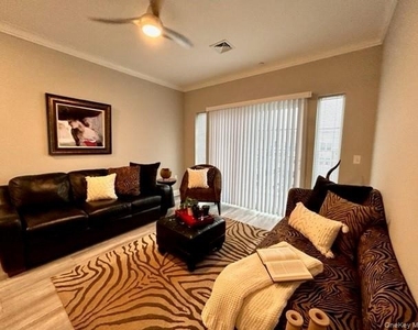 75 E Hoffman Avenue - Photo Thumbnail 11