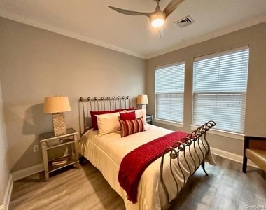 75 E Hoffman Avenue - Photo Thumbnail 13