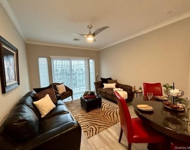 75 E Hoffman Avenue - Photo Thumbnail 9