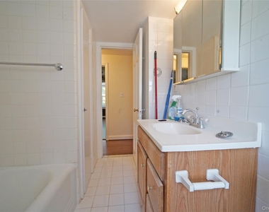 416 Ridgeway - Photo Thumbnail 10