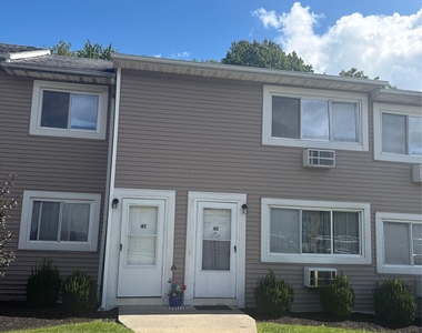 4 Fishkill Glen Drive - Photo Thumbnail 1