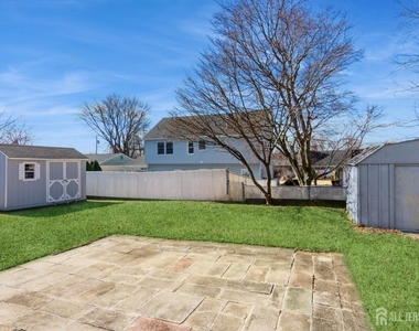 11 Wellesley Road - Photo Thumbnail 21