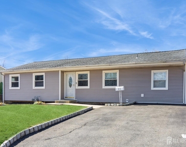11 Wellesley Road - Photo Thumbnail 1