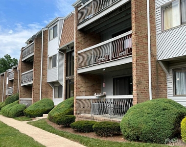 915 Edison Glen Terrace - Photo Thumbnail 1
