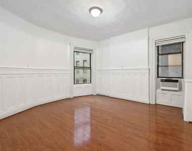 243 W 98th Street - Photo Thumbnail 4