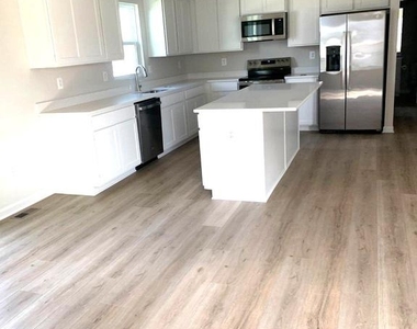528 Mutual Drive - Photo Thumbnail 6