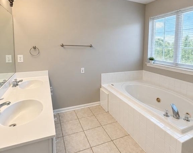 1380 Cranes Bill Way - Photo Thumbnail 14