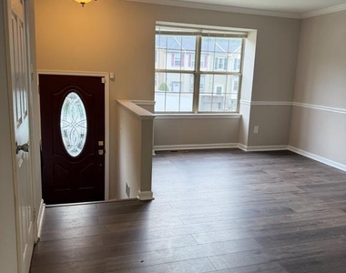 3153 Antrim Circle - Photo Thumbnail 1